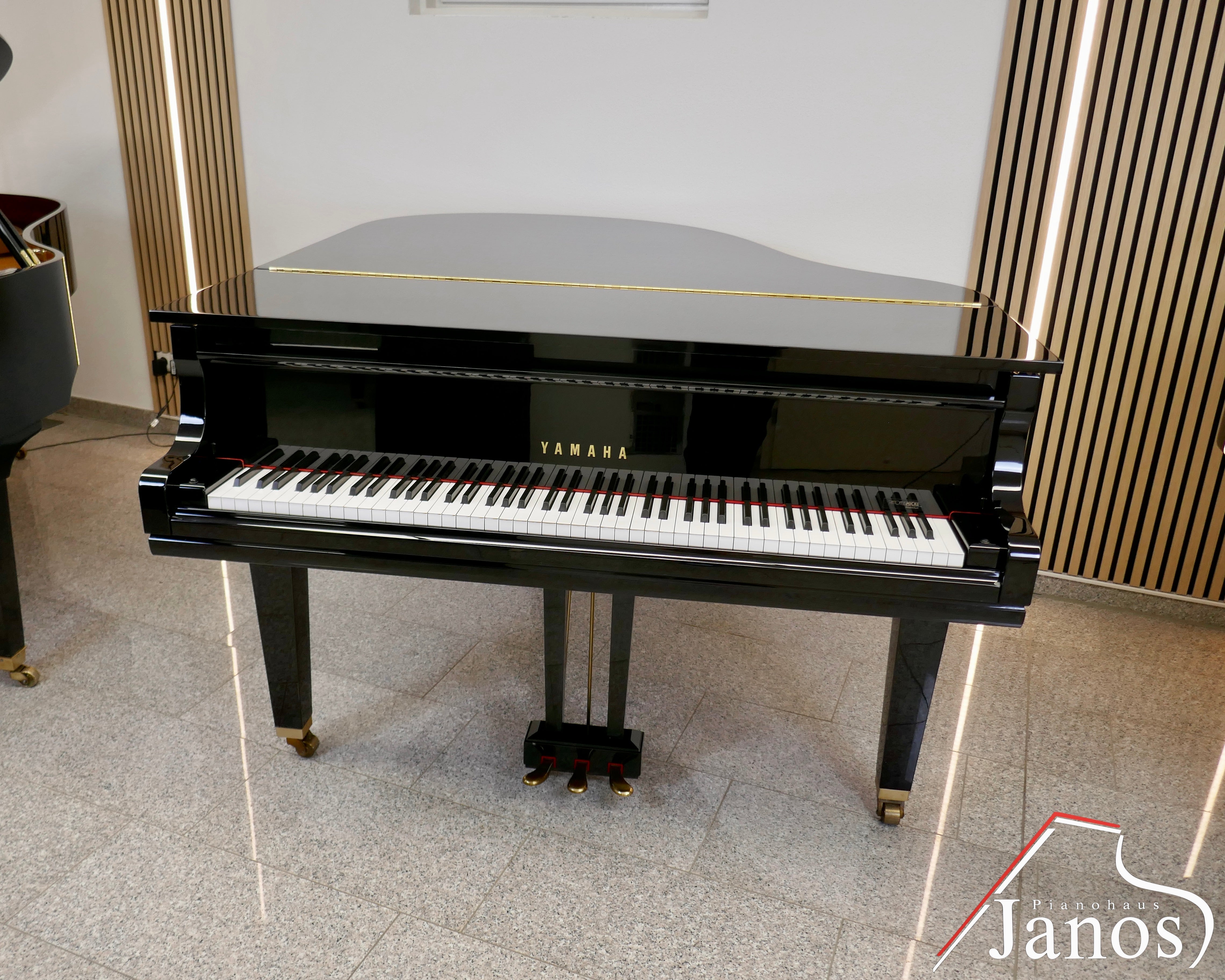 Flügel Yamaha G2 - Schwarz Hochglanz