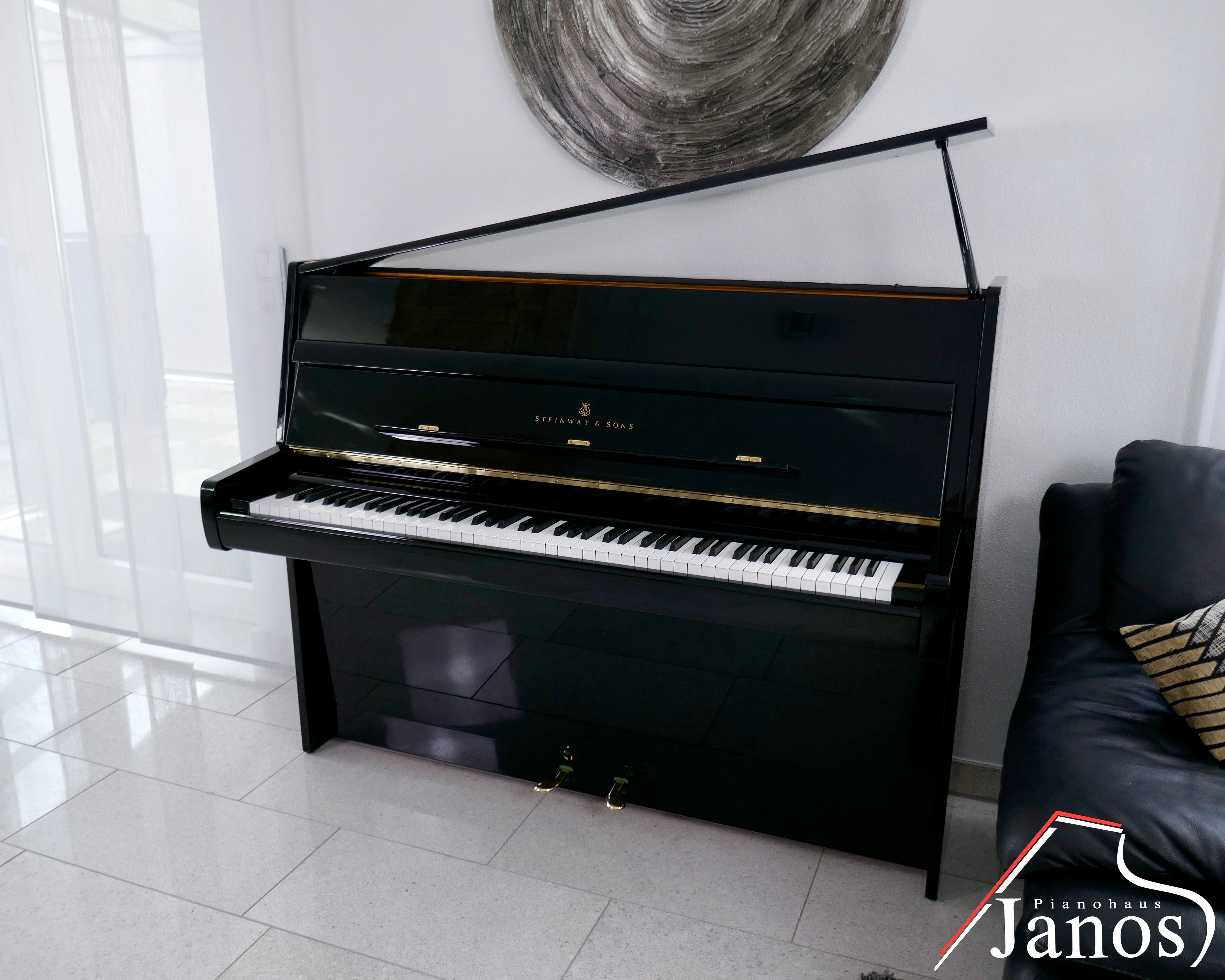 Klavier Steinway & Sons Z-114 - Schwarz Hochglanz