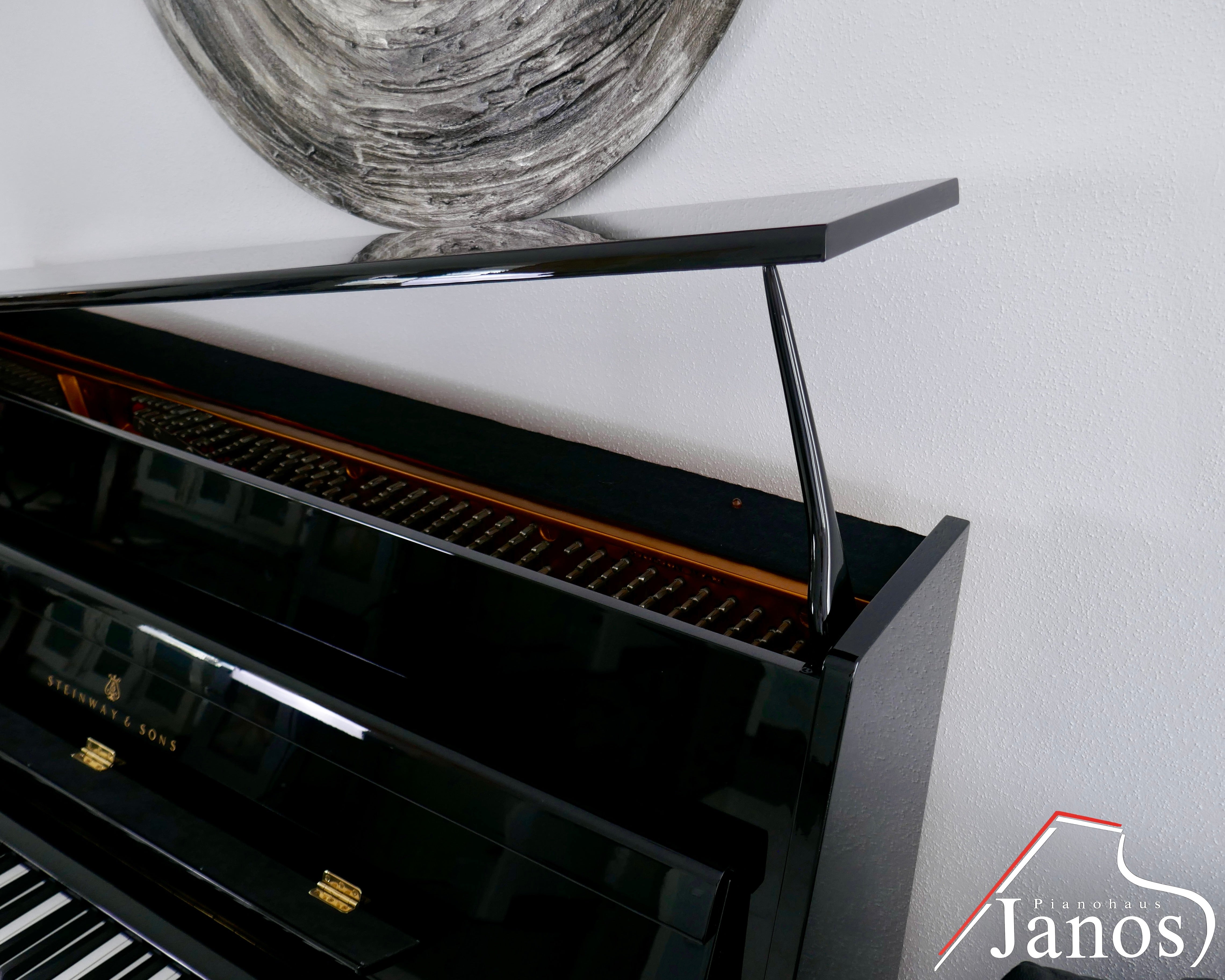 Klavier Steinway & Sons Z-114 - Schwarz Hochglanz