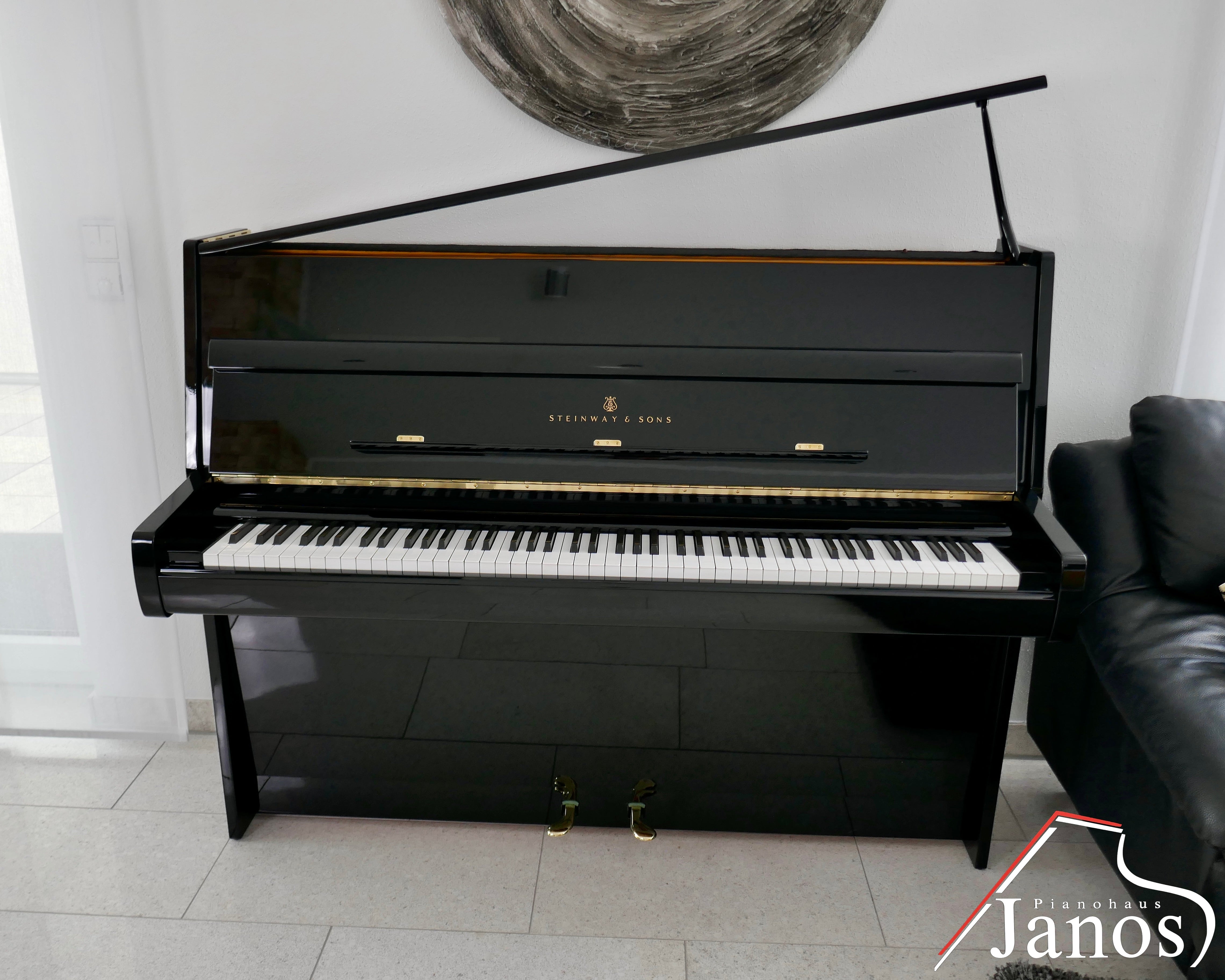 Klavier Steinway & Sons Z-114 - Schwarz Hochglanz