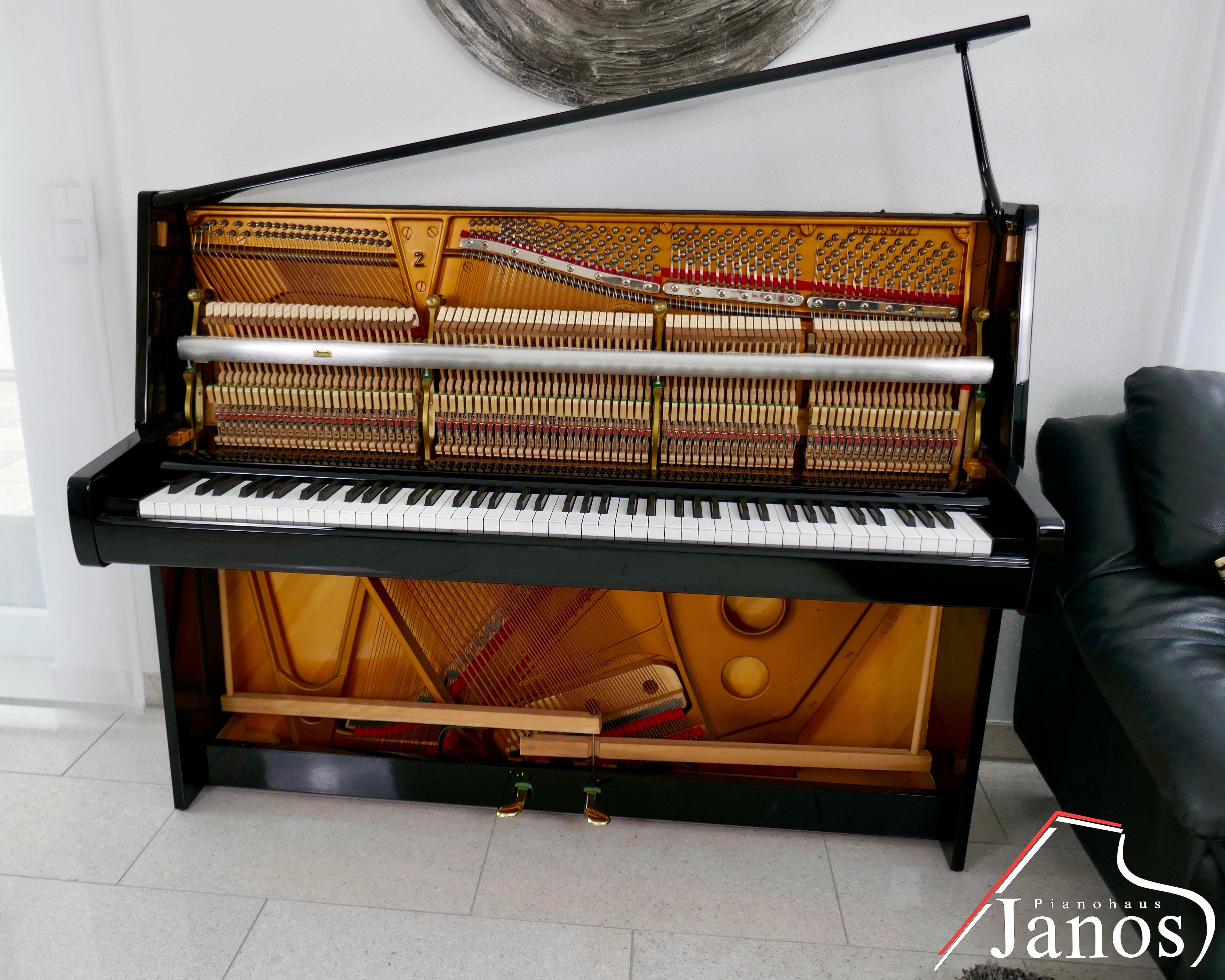 Klavier Steinway & Sons Z-114 - Schwarz Hochglanz
