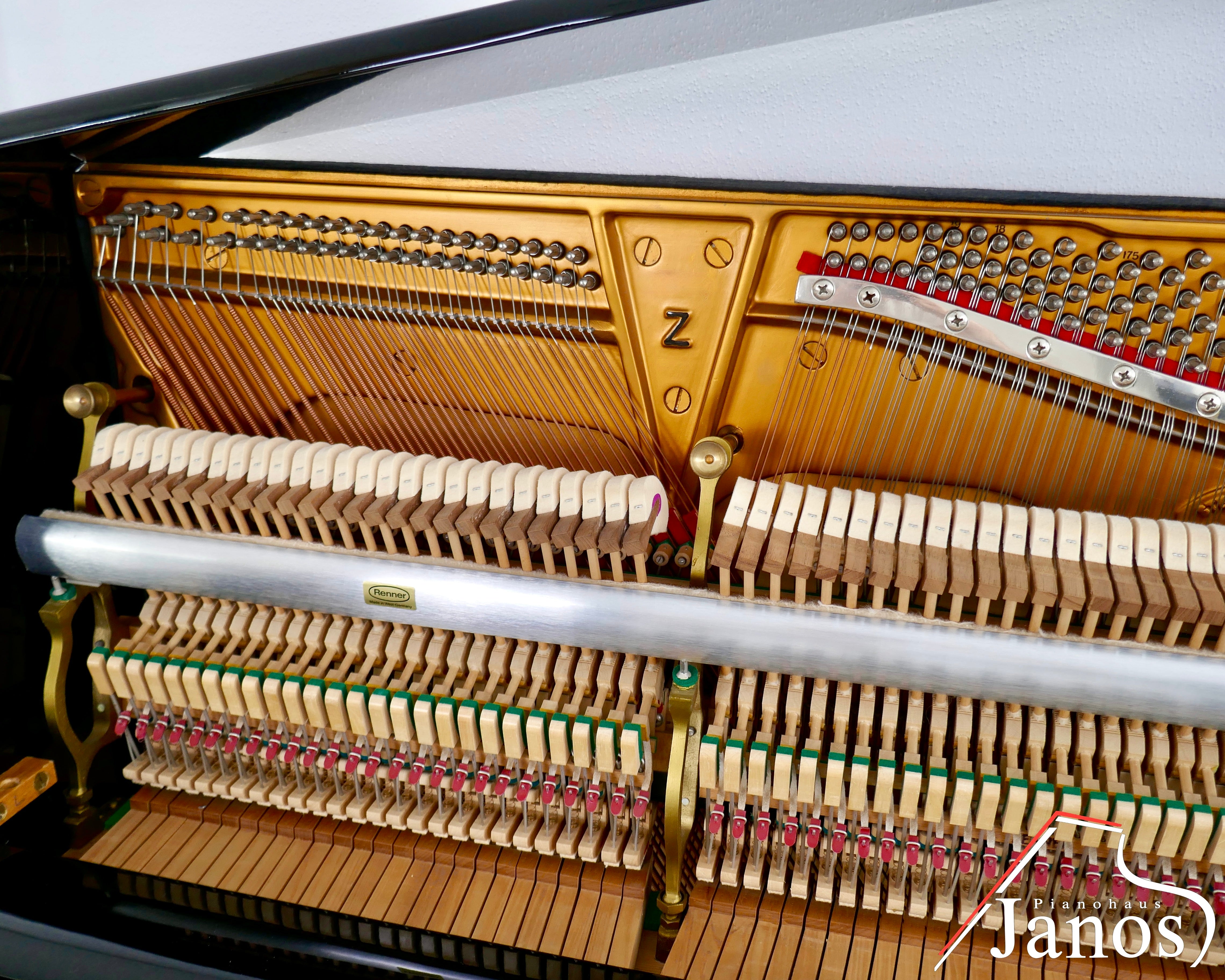 Klavier Steinway & Sons Z-114 - Schwarz Hochglanz