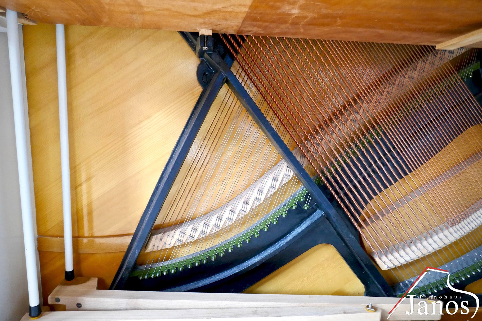 Klavier C. Bechstein 12 N  - Weiß Hochglanz